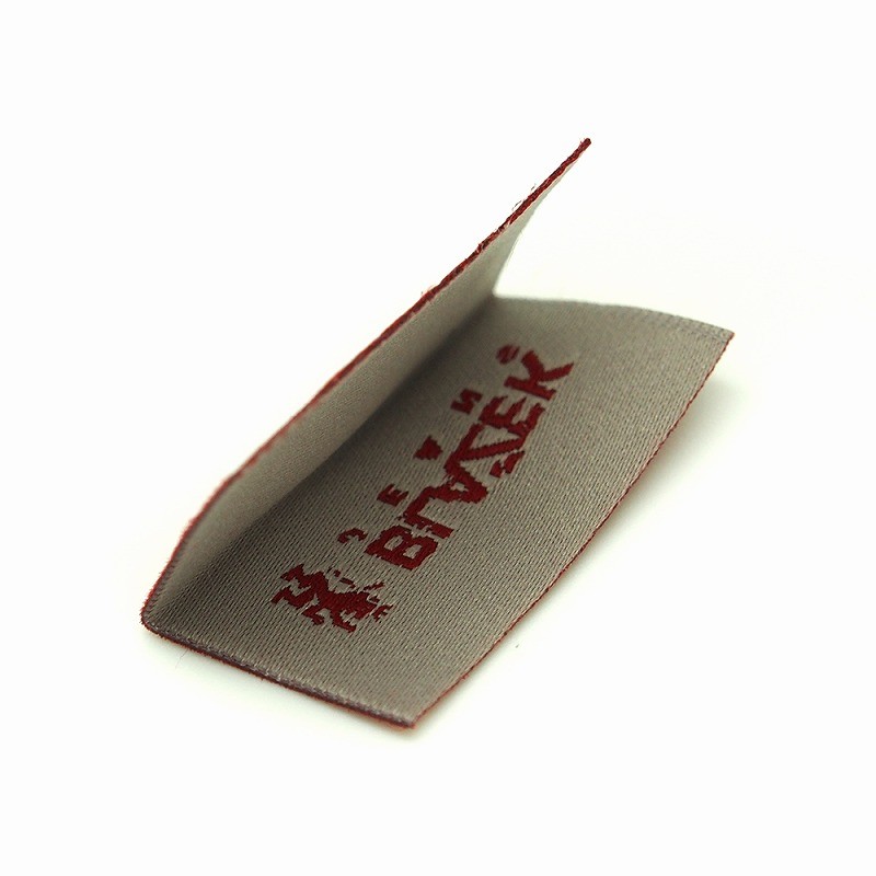 怎么控制织唛布标的品质？